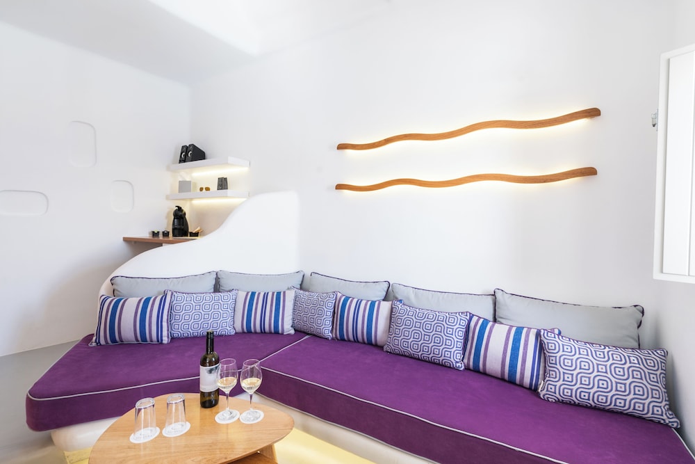 Elegant, Suite, Double Bed, Pool Front, Caldera View, Outdoor Jetted Tub