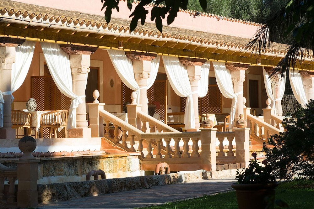 Es Revellar Art Resort - Adults Only 8/110