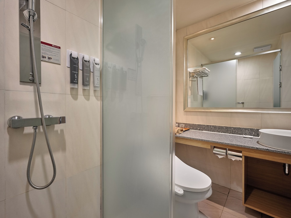 Ramada Hotel & Suites by Wyndham Seoul Namdaemun 58/61