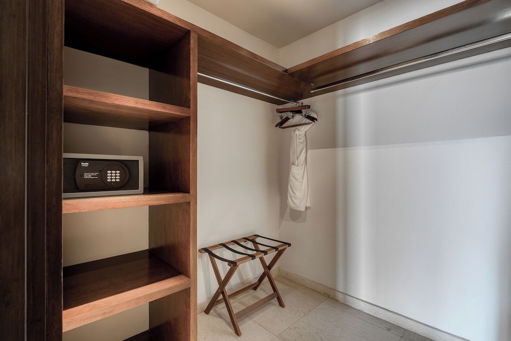 Puerta Cortes Residences 41/48