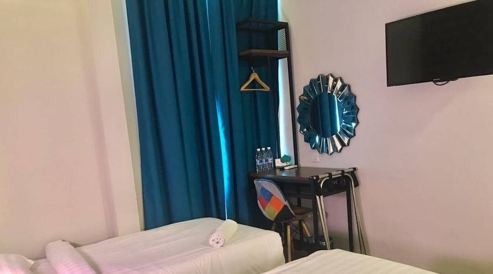 W Hotel Cemerlang 15/37