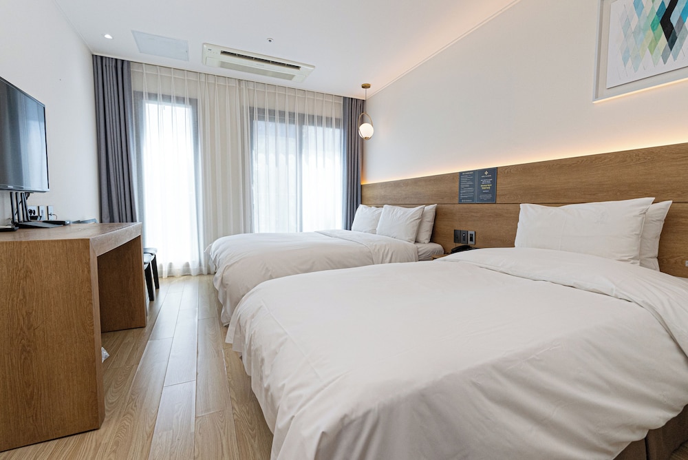 Hotel the Grang Jungmun 13/50