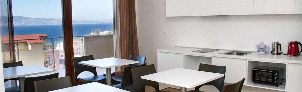 Trip Room & Breakfast 28/38