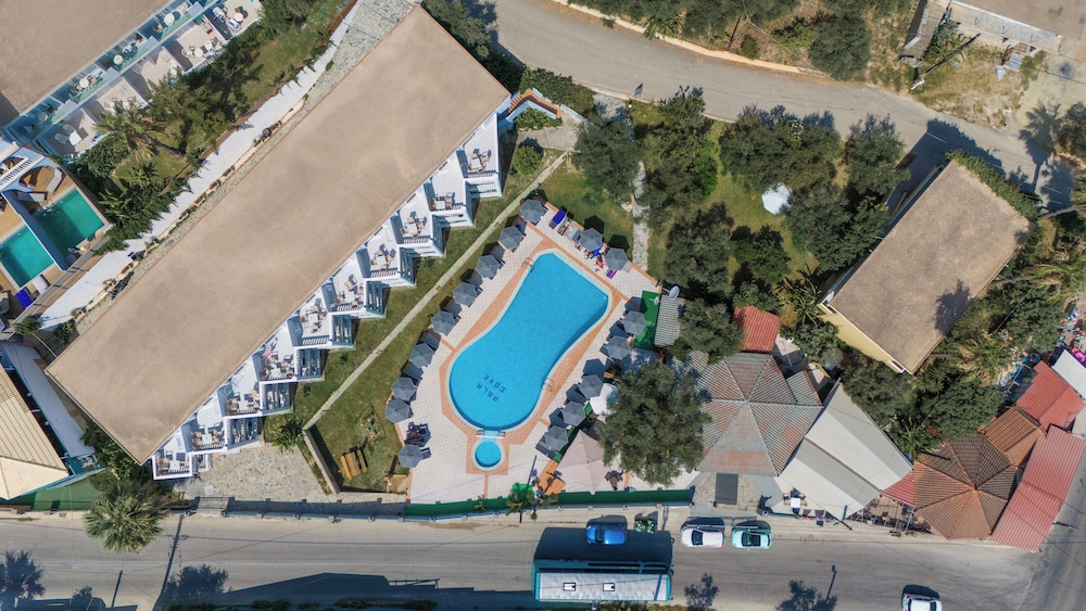 Callinica Hotel 46/68