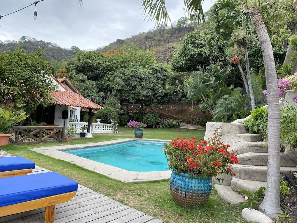 Nazu House Bed Breakfast 62/69