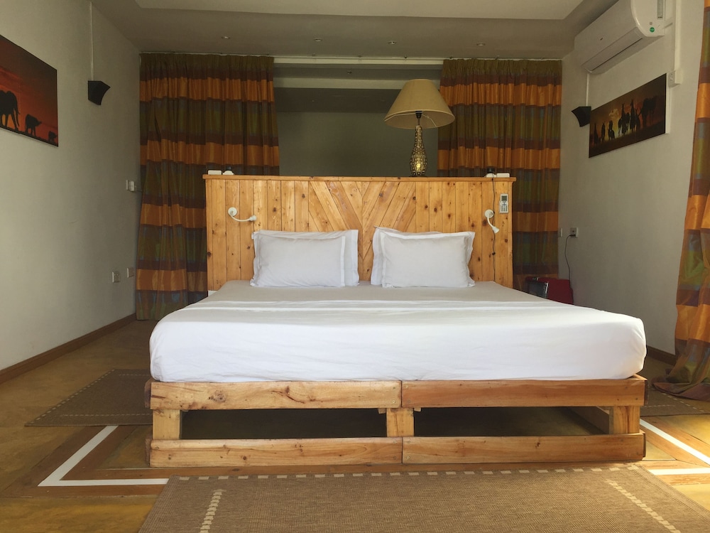 Family Suite, King and Twin Beds, Villa Alizée 3/6