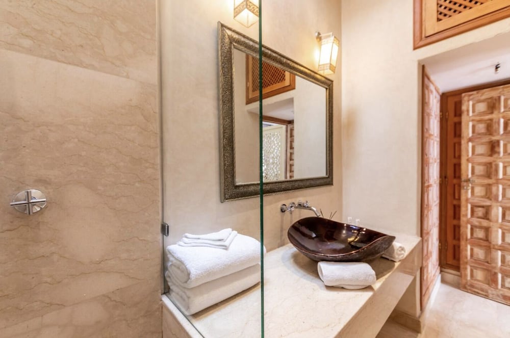 Riad Tahili 14/50