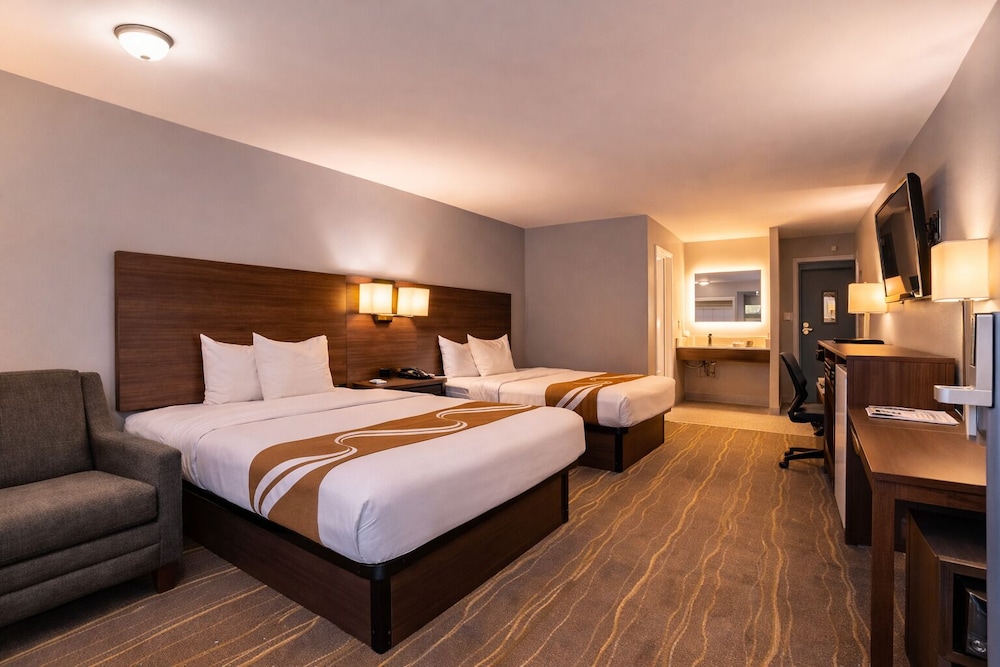 Quality Inn Kodak Sevierville 23/69