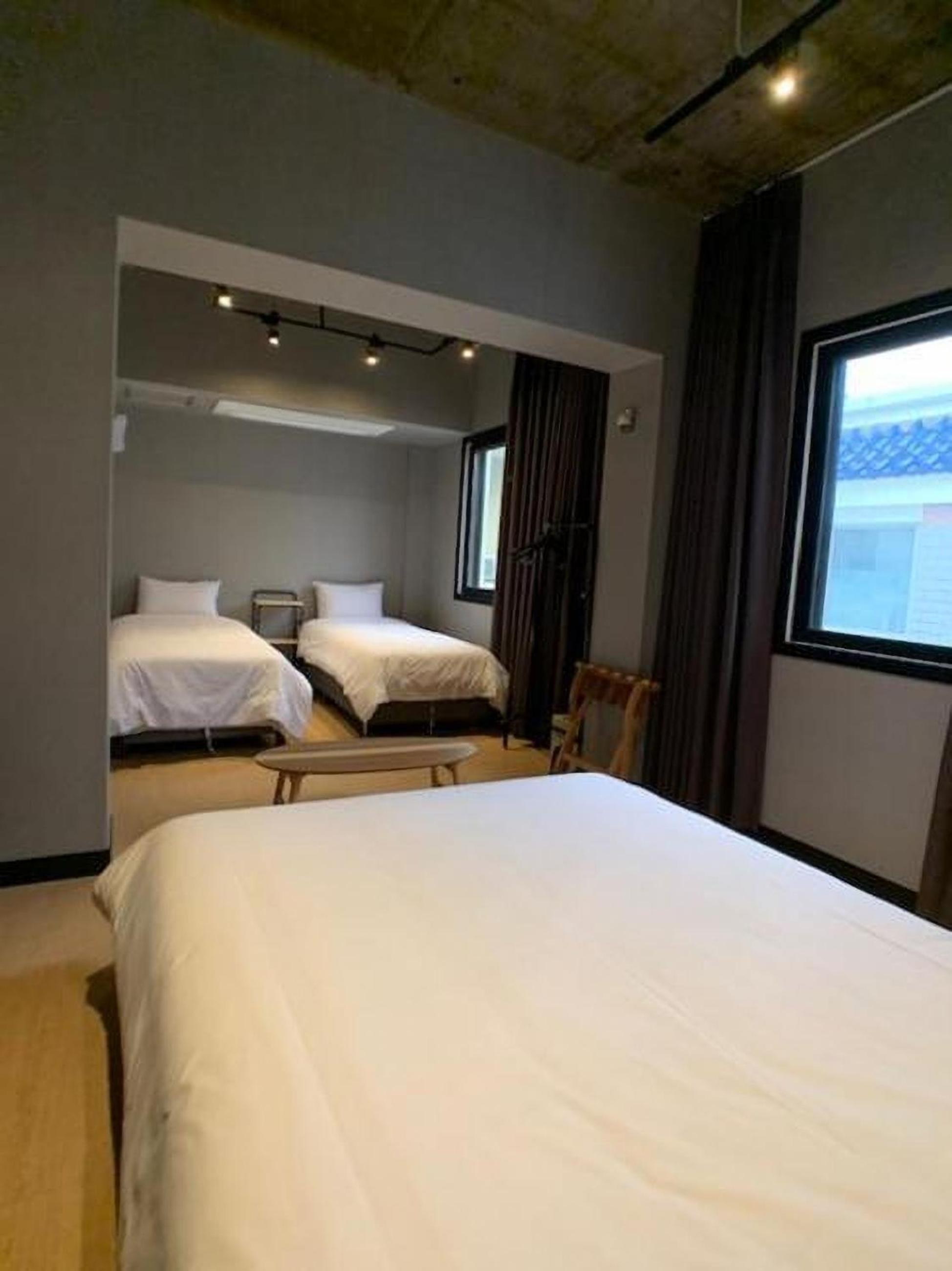 Renaissance Hotel - Hostel 3/23