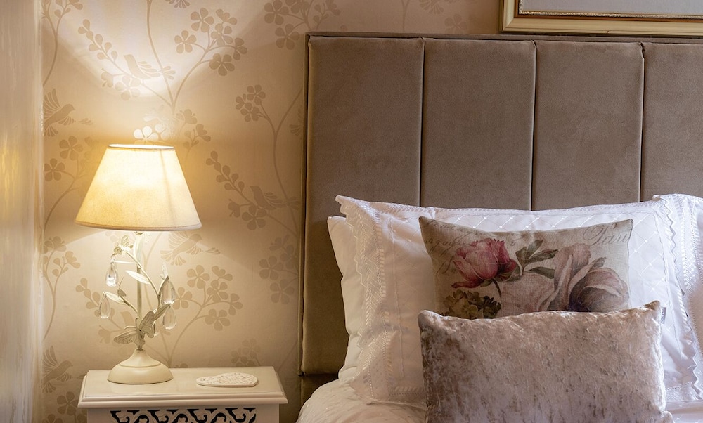Afon Rhaiadr Country House 18/50