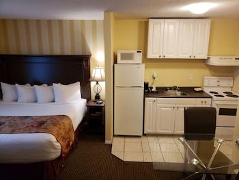 Room, Multiple Beds, Kitchen