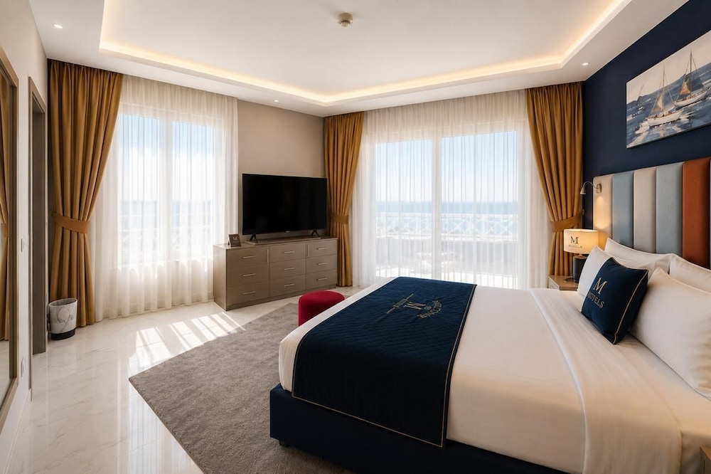 1 Bedroom, Superior, Suite, Queen Bed, Sea View, Ground Building، M Hotels at Porto Marina 2/4