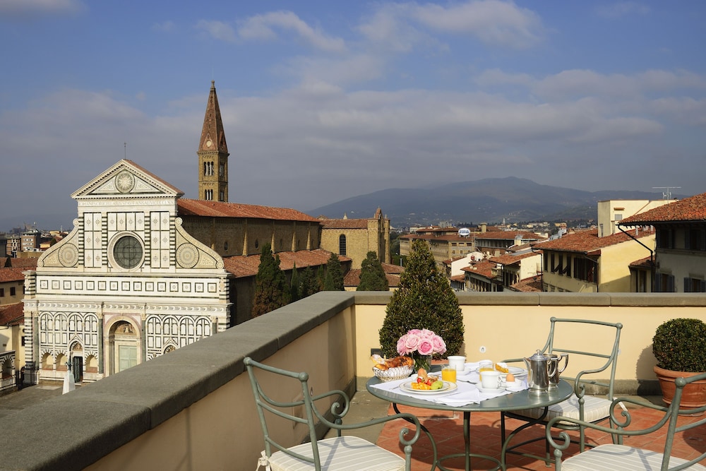 Santa Maria Novella Apartment 8/74