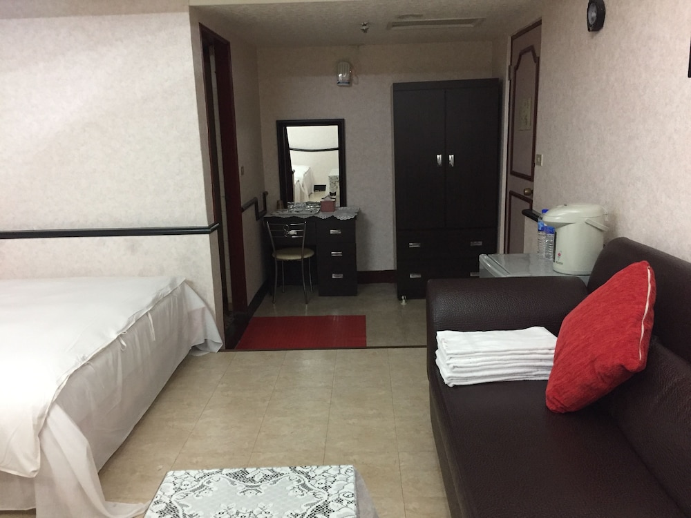 King Lo Tung Hotel 17/29