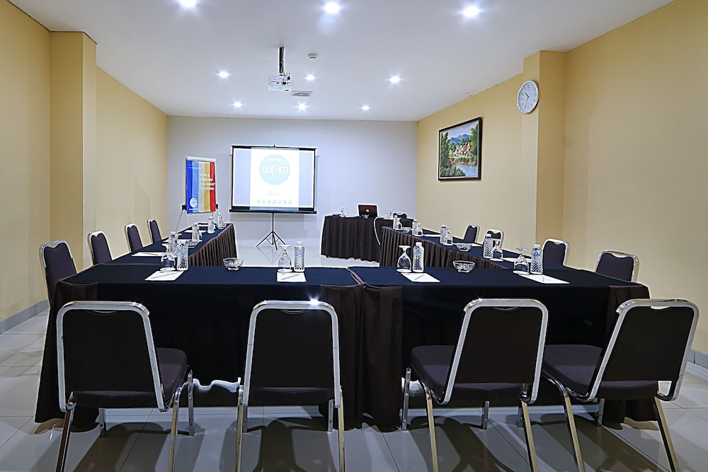 Hotel Dafam Rio Bandung 52/59