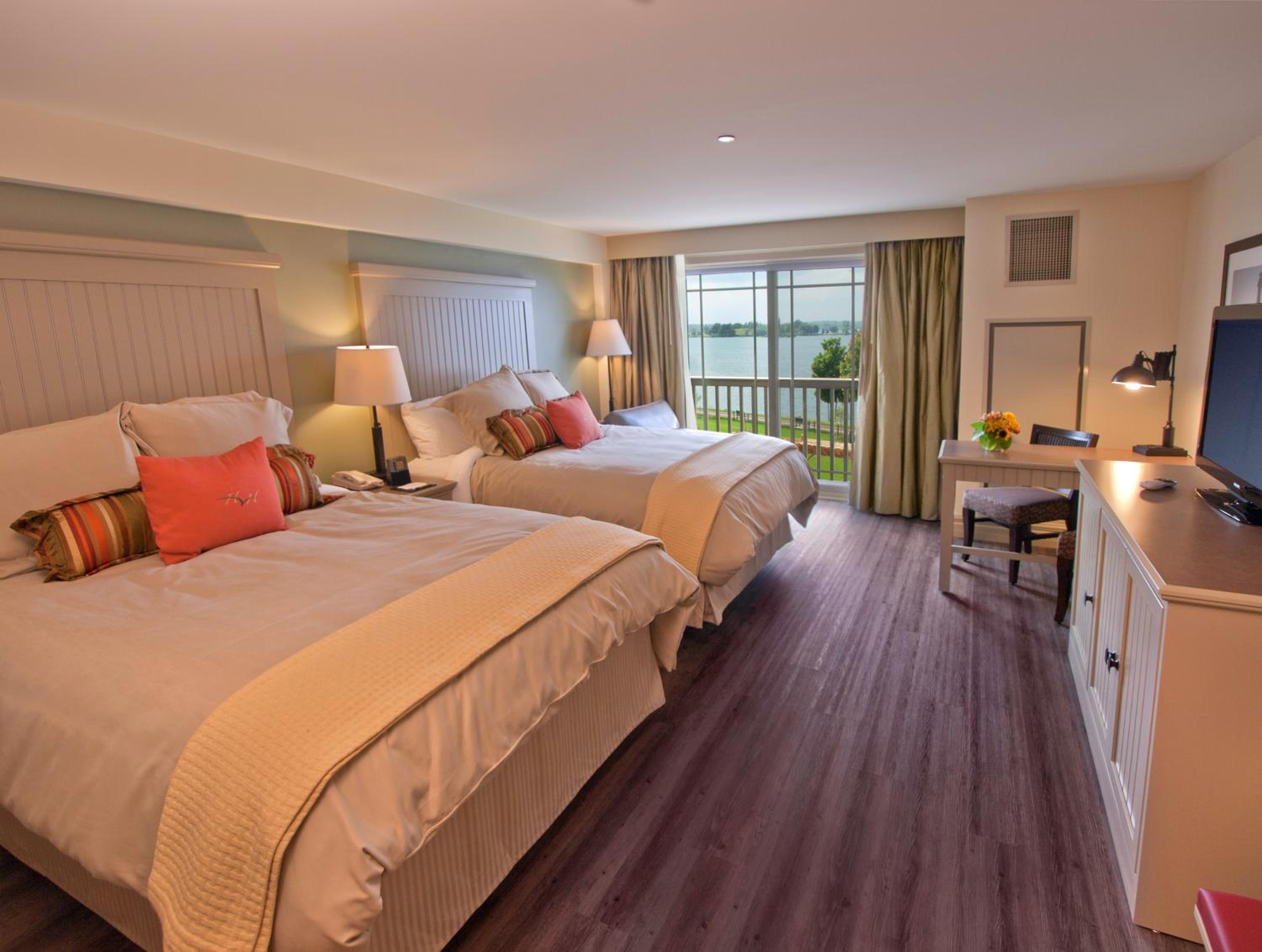 Room, 2 Queen Beds, River View, Balcony