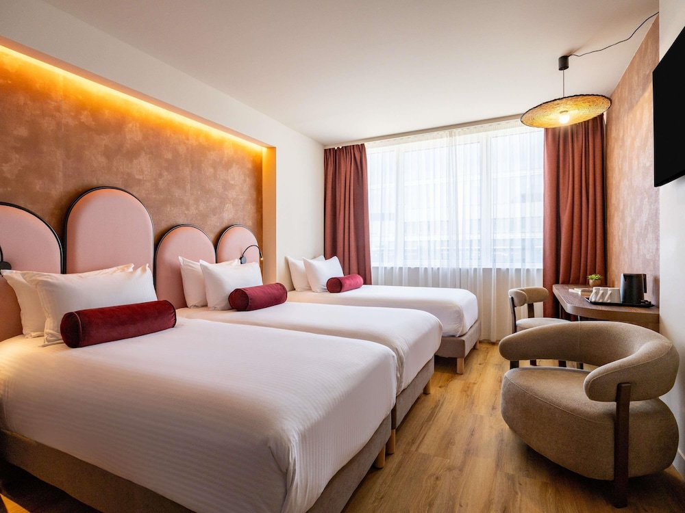 Classic, Double Bed, Sofa