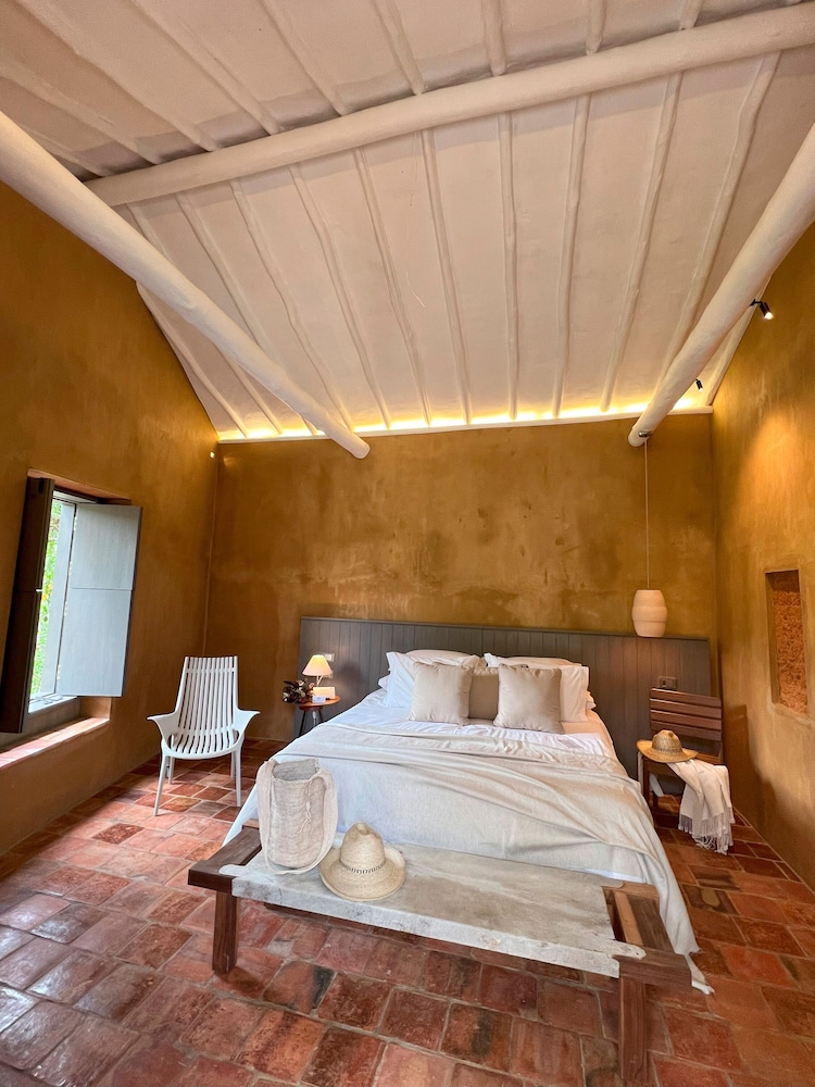 Deluxe, King Bed, Garden View
