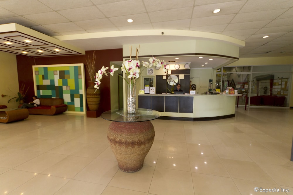 Holiday Spa Hotel 4/50