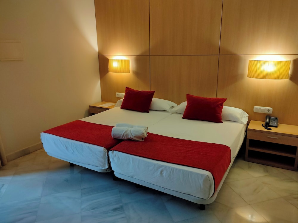 ROOM, ACCESSIBLE