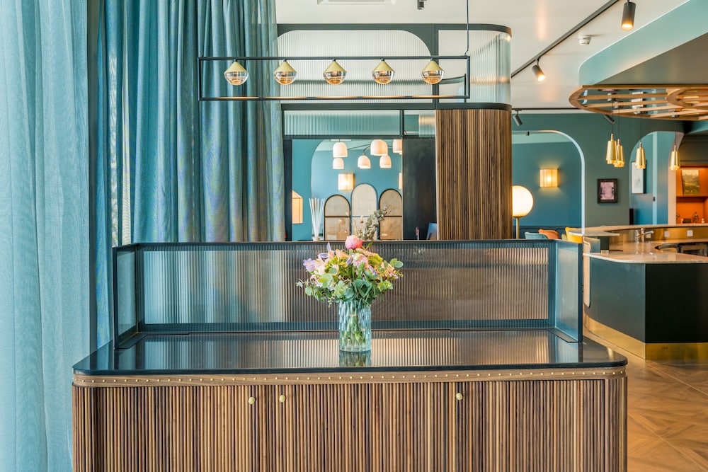 Hotel D Bulle 12/82