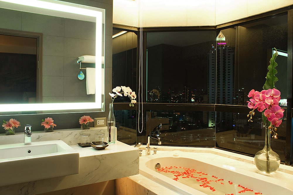 GRAND DIAMOND SUITES 33/71