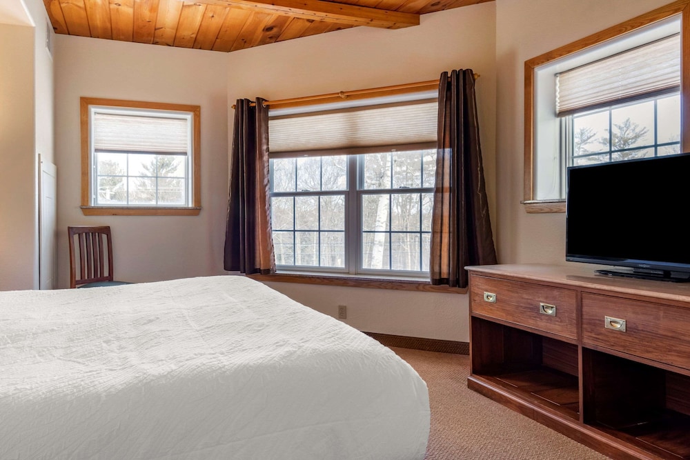 Mountain Edge Suites at Sunapee, an Ascend Collection Hotel 23/69