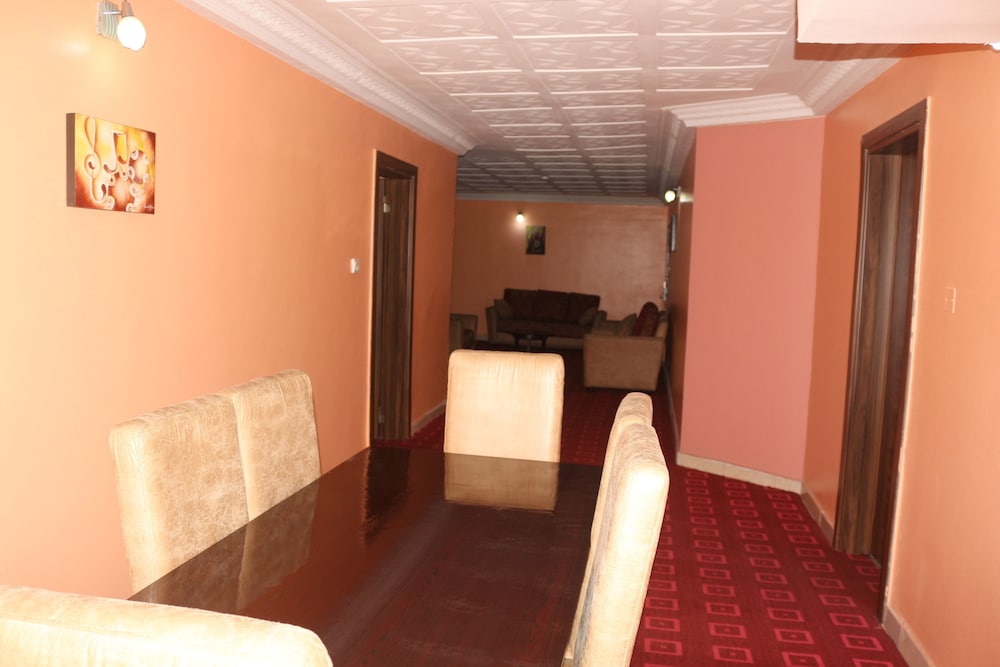 Royal Charlin Hotel And Suites 6/24
