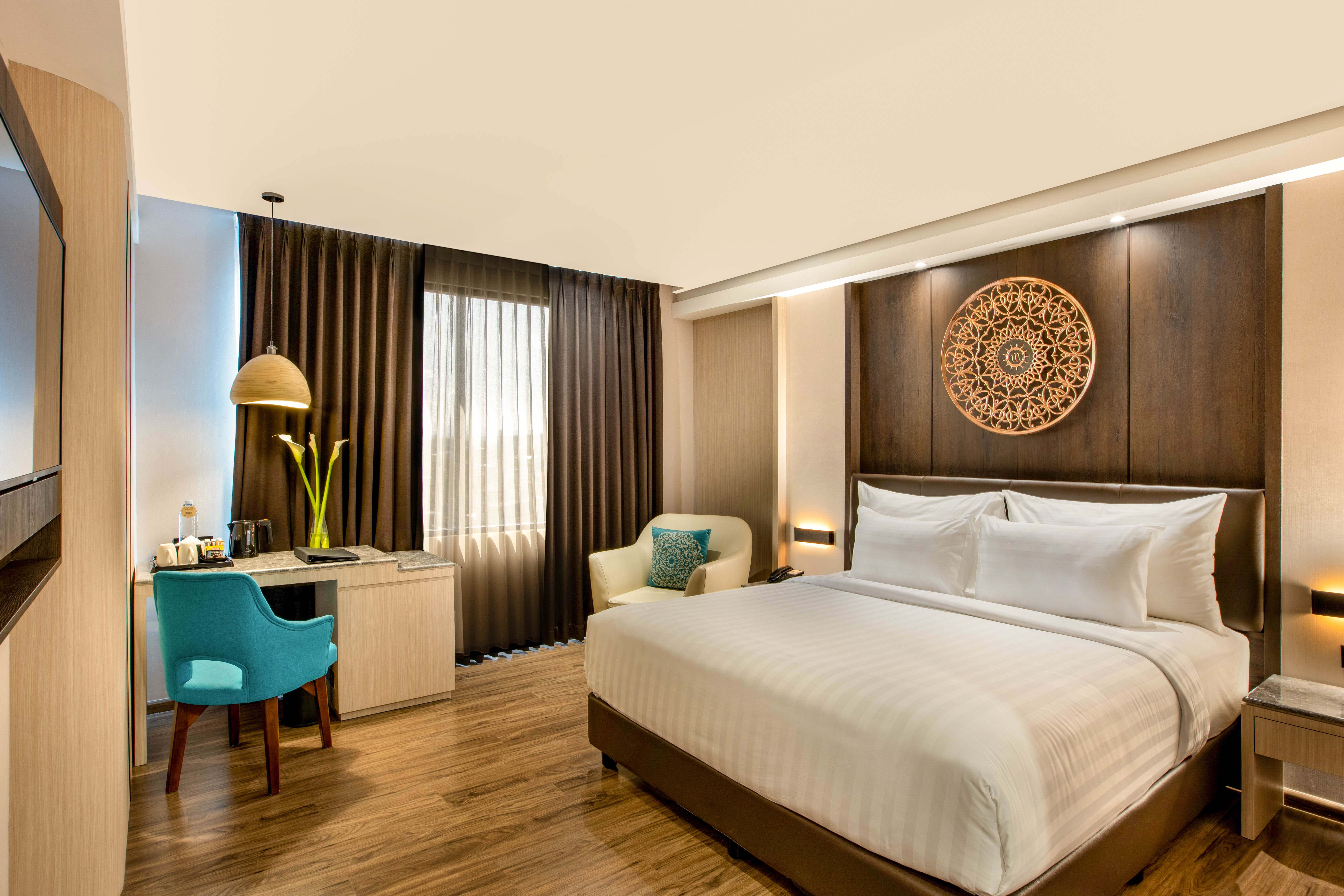 Deluxe, Queen Bed, The Manohara Hotel Yogyakarta 3/4