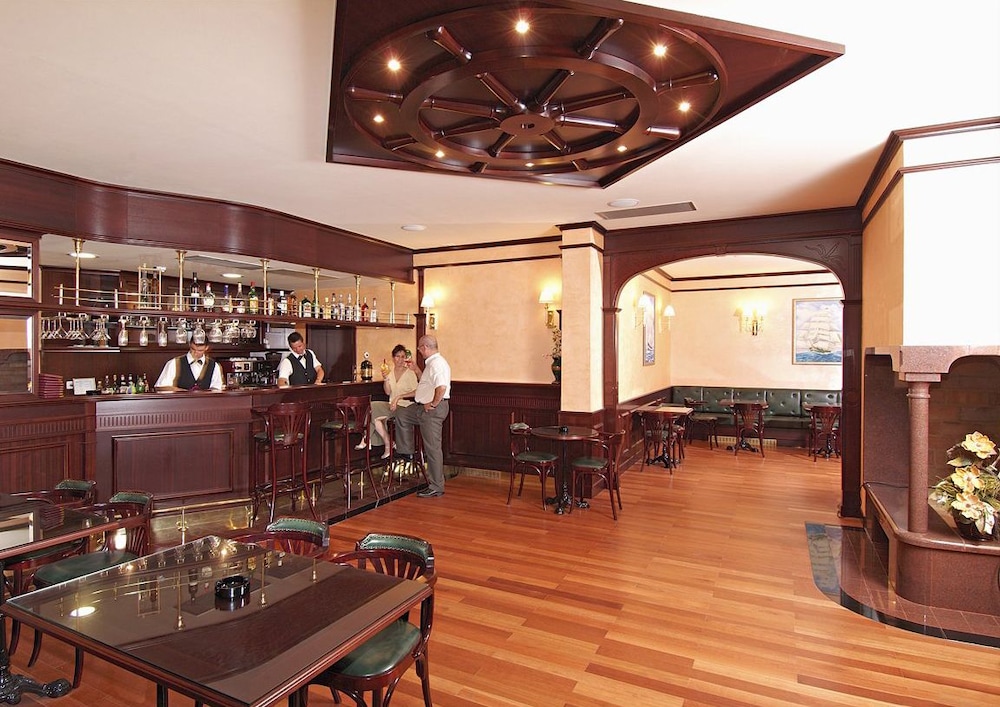 Hotel Villa Bacchus 38/50