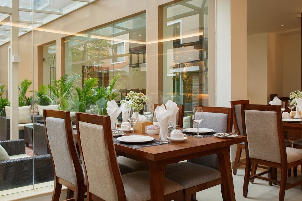 Hotel Thrive, A Tropical Courtyard 48/66