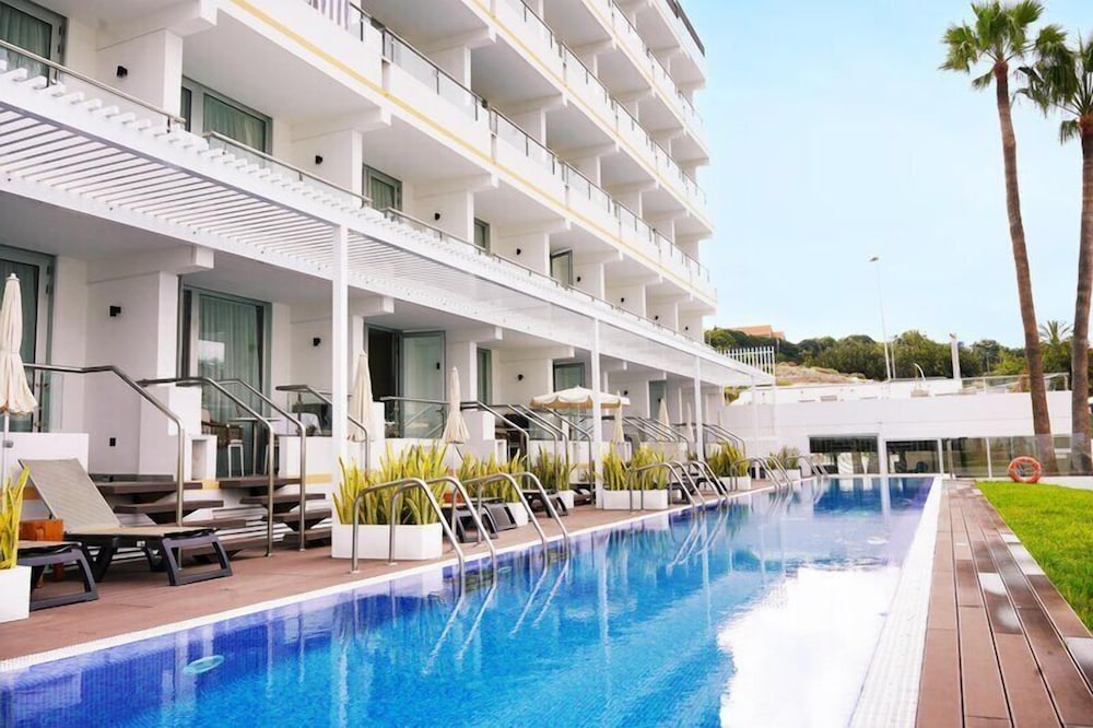 Coral Ocean View - Adults Only 4/50