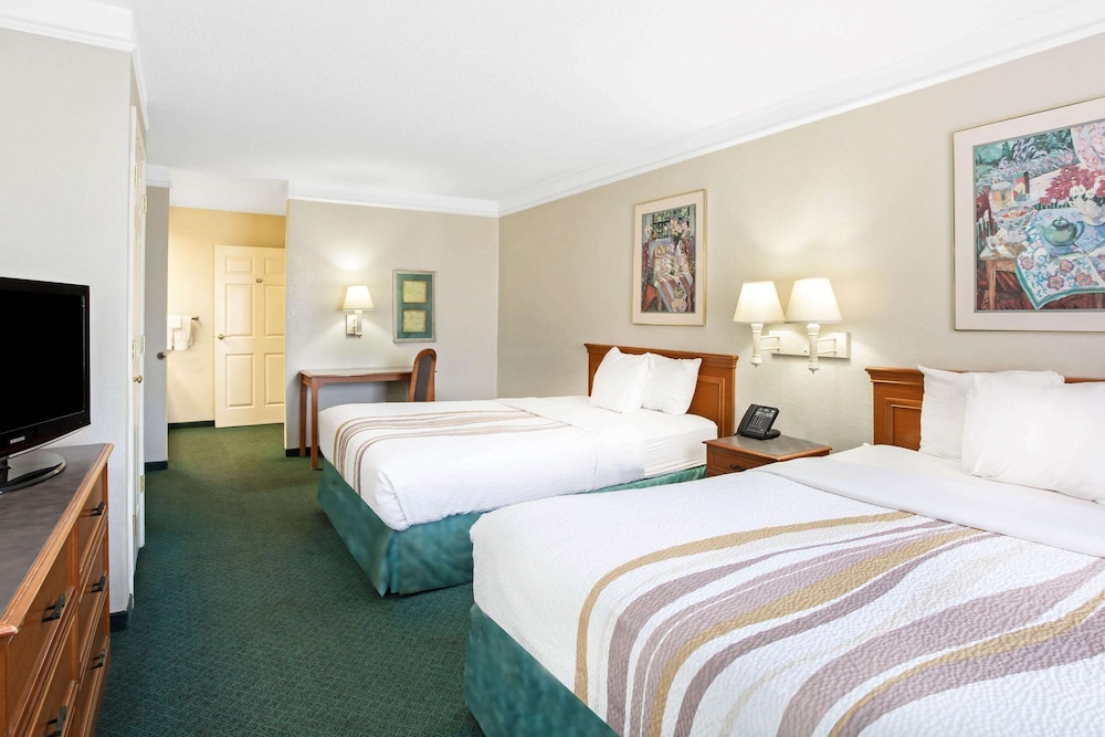 Baymont by Wyndham Fort Stockton 22/52