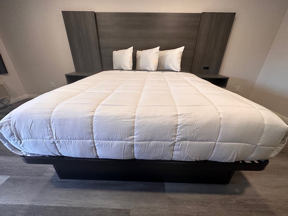 Five Star Inn West Covina 18/42