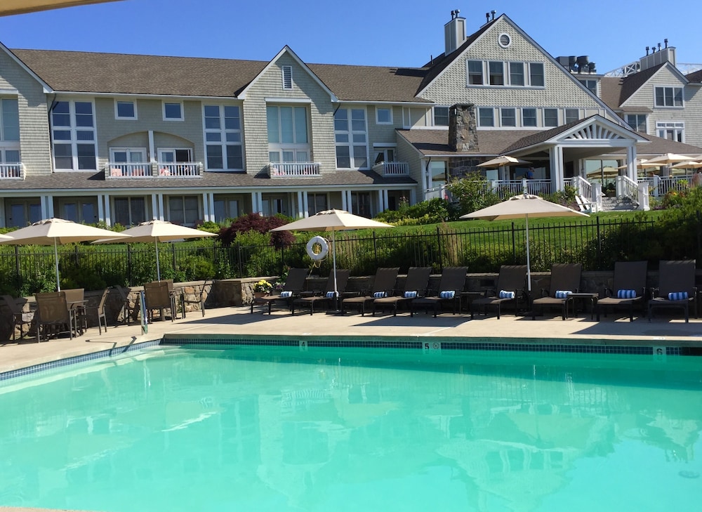 Inn By The Sea 1/66