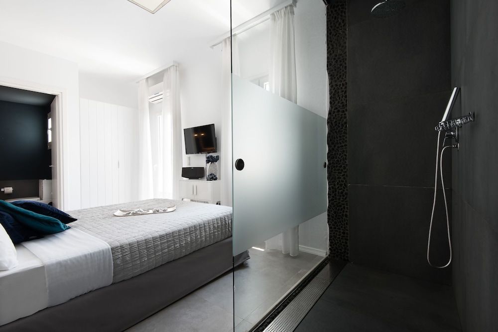Riva Suites 15/50