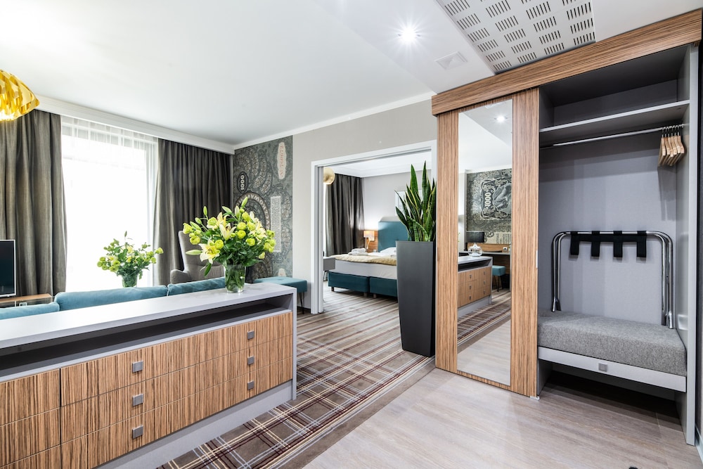 Perfect Hotel 6/55