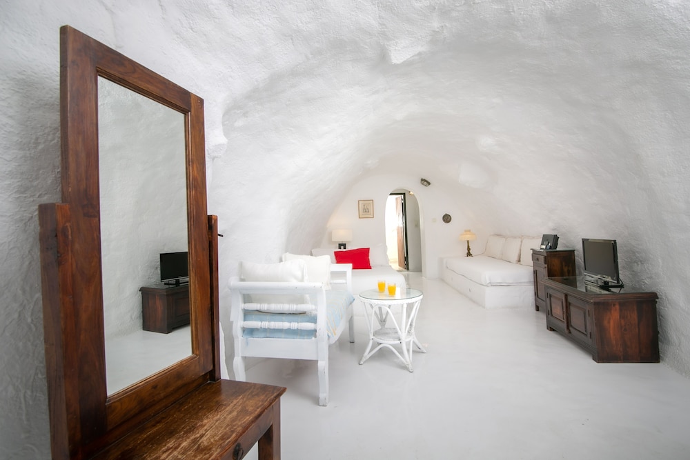 Alexander's Suites 35/68