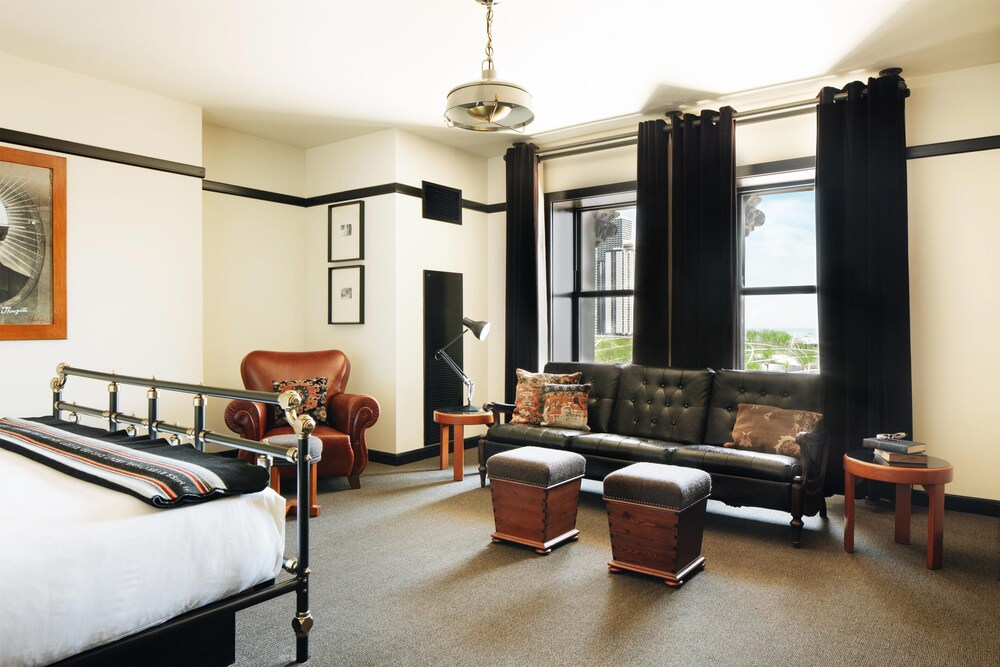 Chicago Athletic Association 58/79