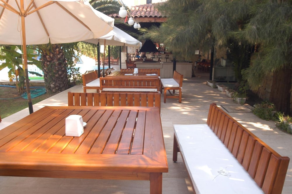 Antas Deluxe Apartments 48/69