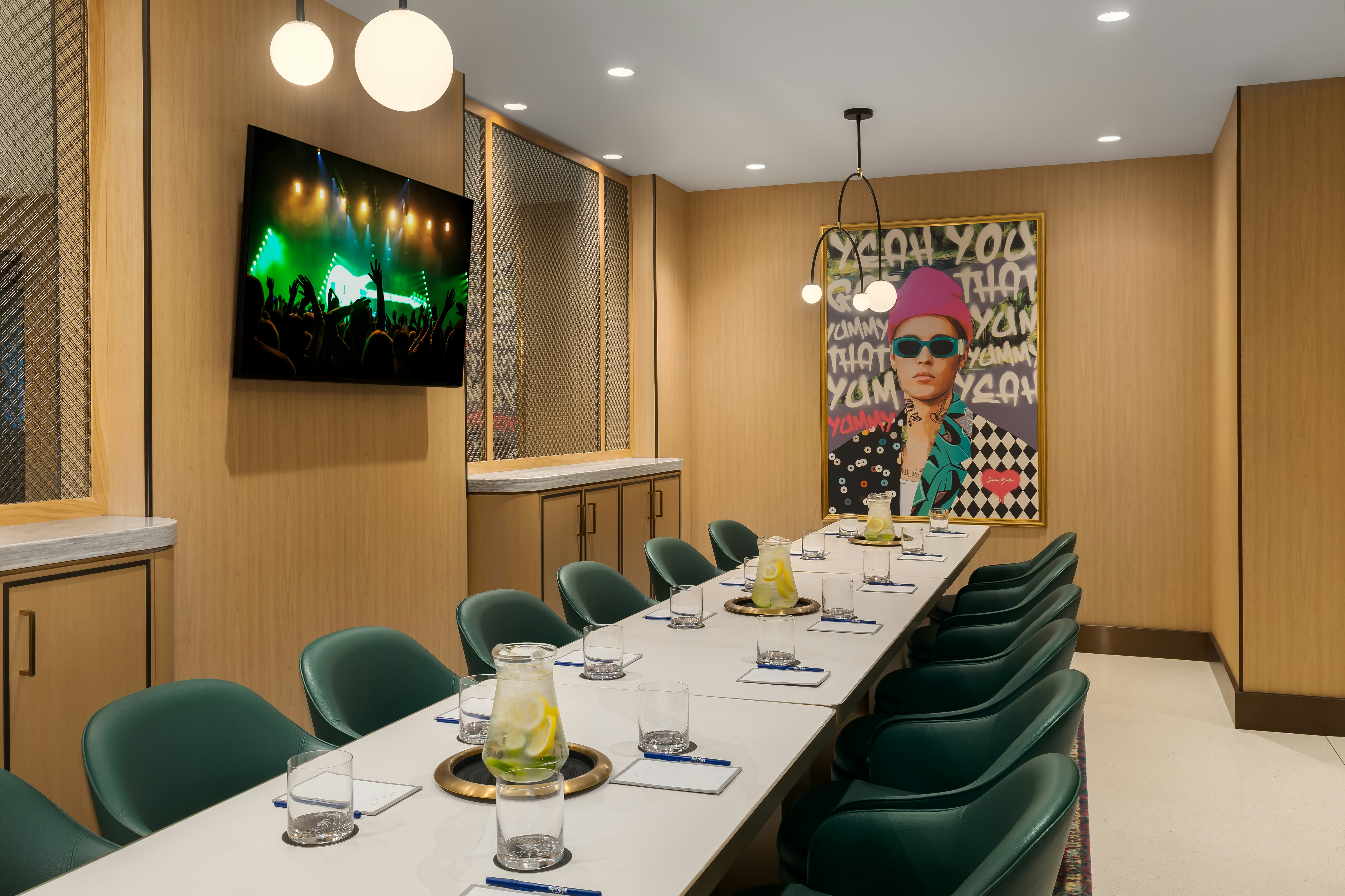 Hard Rock Hotel London Ontario 103/109