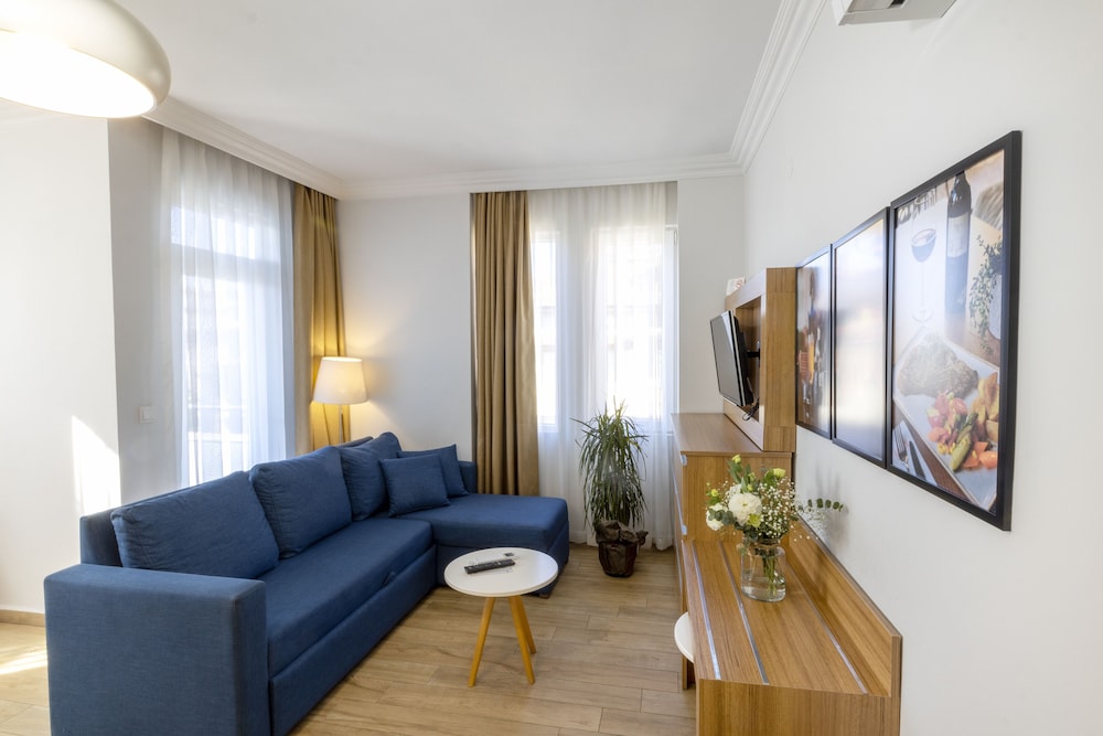 Comfort Suites 19/48