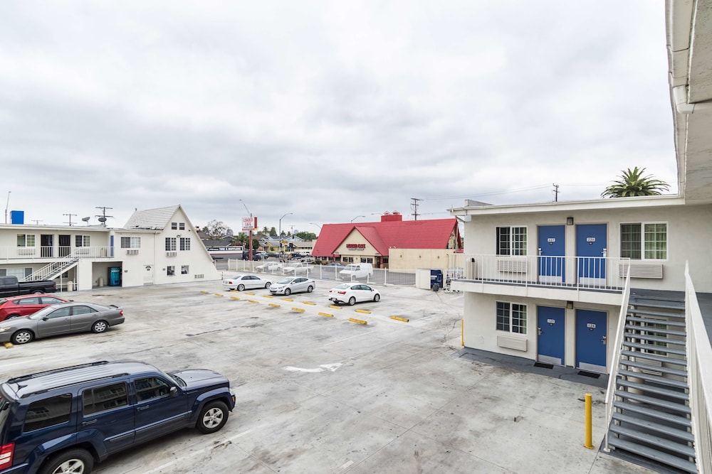 Motel6 Long Beach, CA - International City 31/38