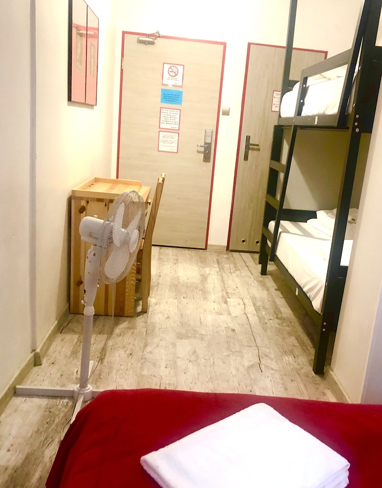Oki Doki Old Town Hostel 49/50