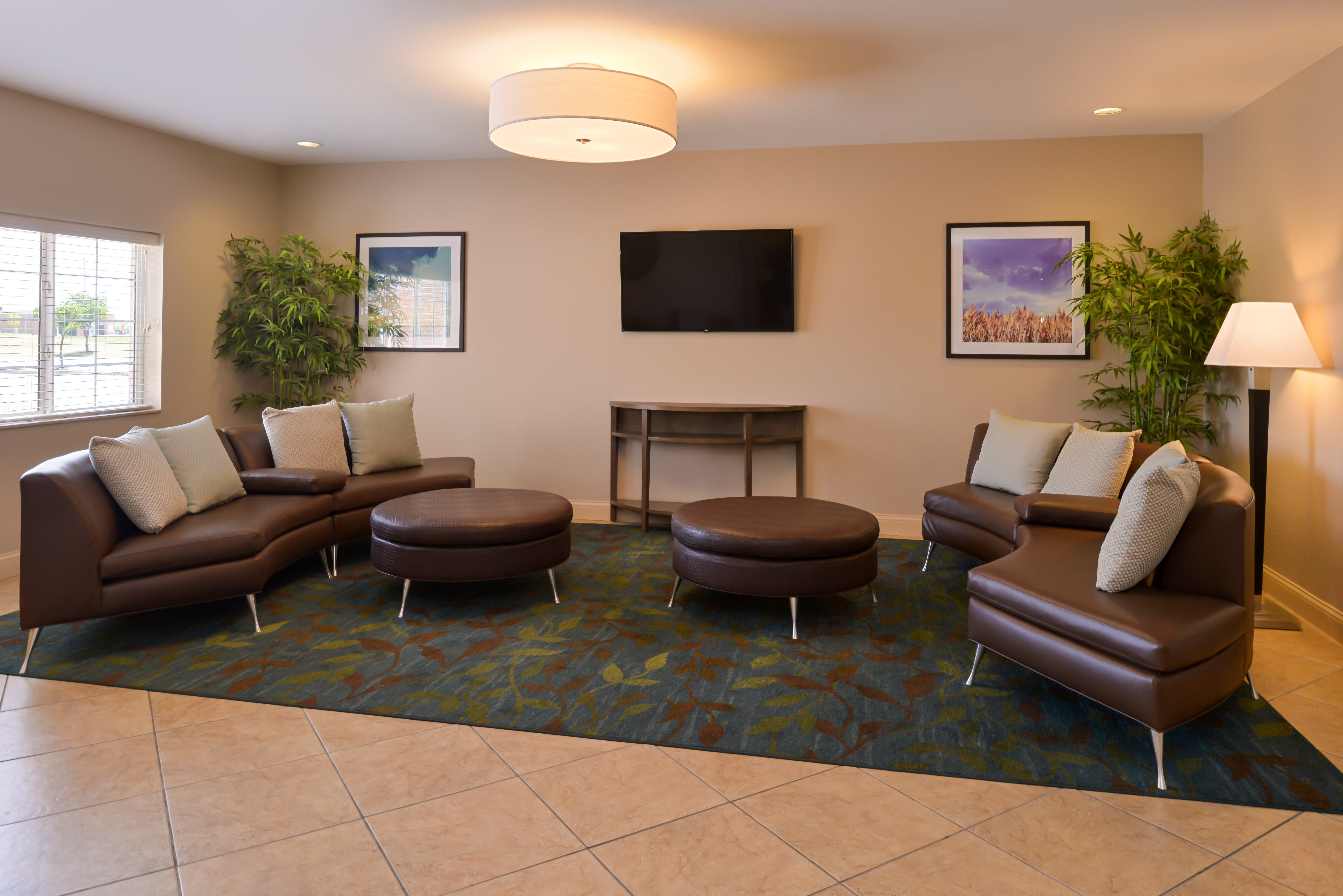 Candlewood Suites Bloomington - Normal an IHG Hotel 15/31