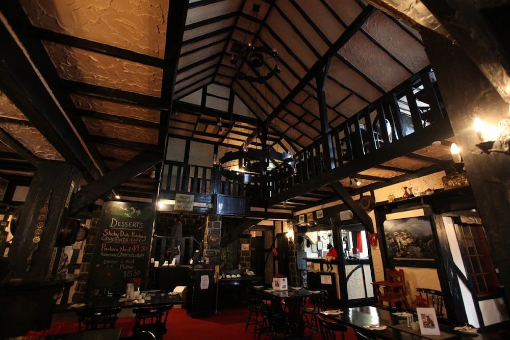 The Fox and Hounds Historic Hotel 37/61