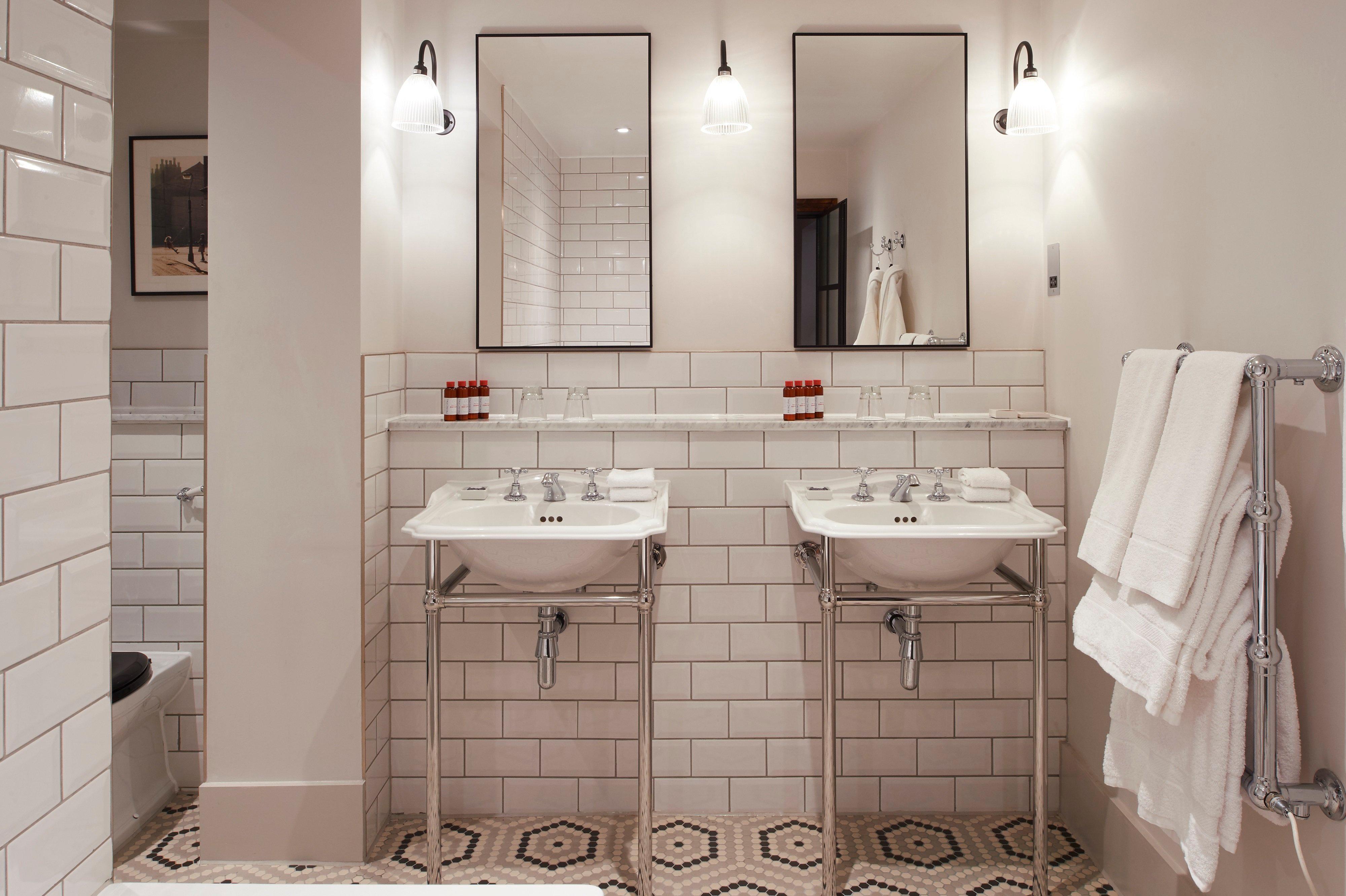 Suite, King Bed, Bath and Shower
