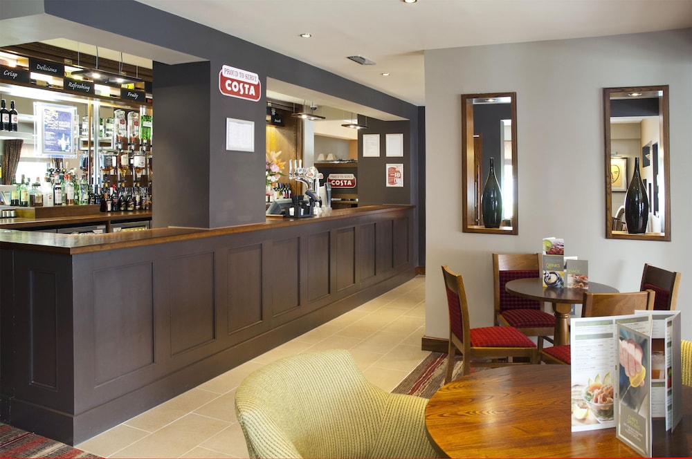 Premier Inn Camberley 24/32