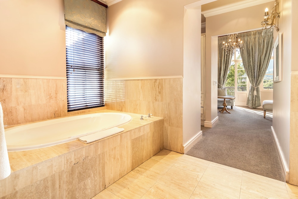 L Ermitage Franschhoek Chateau Villas 12/24
