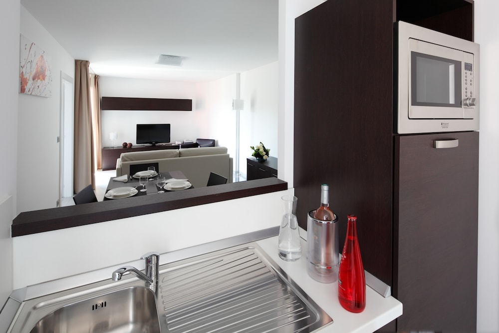 Royal Antibes - Luxury Hotel, Residence, Beach & SPA 36/44